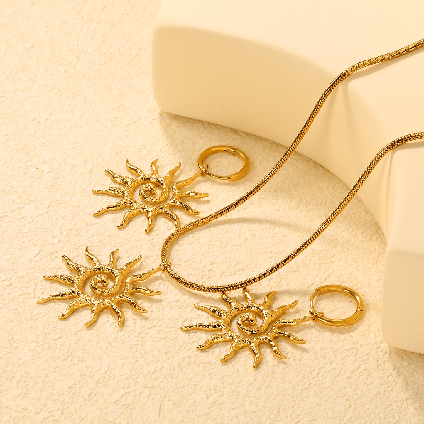 Glowing Sun Pendant Set