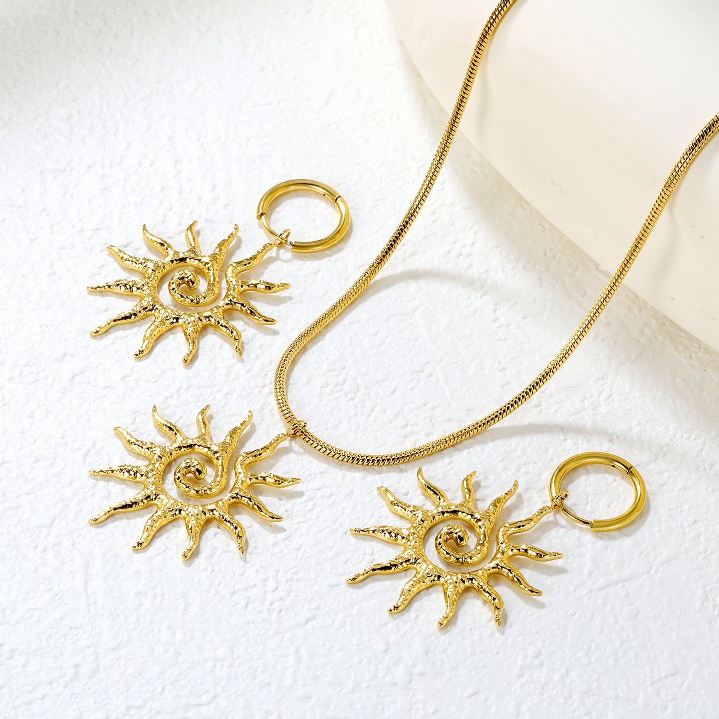 Glowing Sun Pendant Set