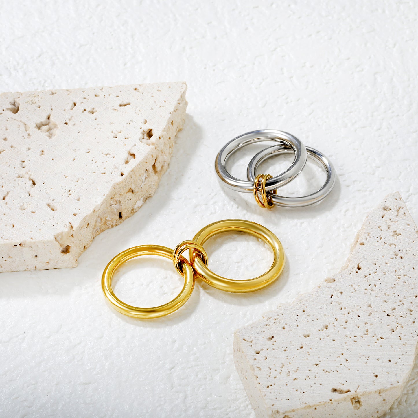 Tyre knot Ring