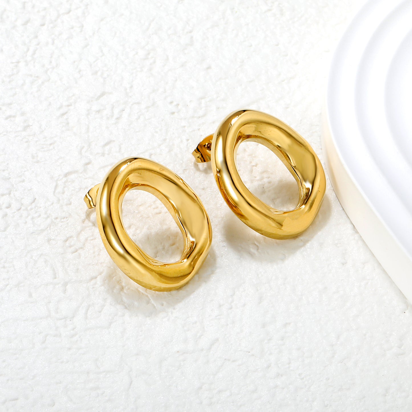 Round Shape Hopp earrings
