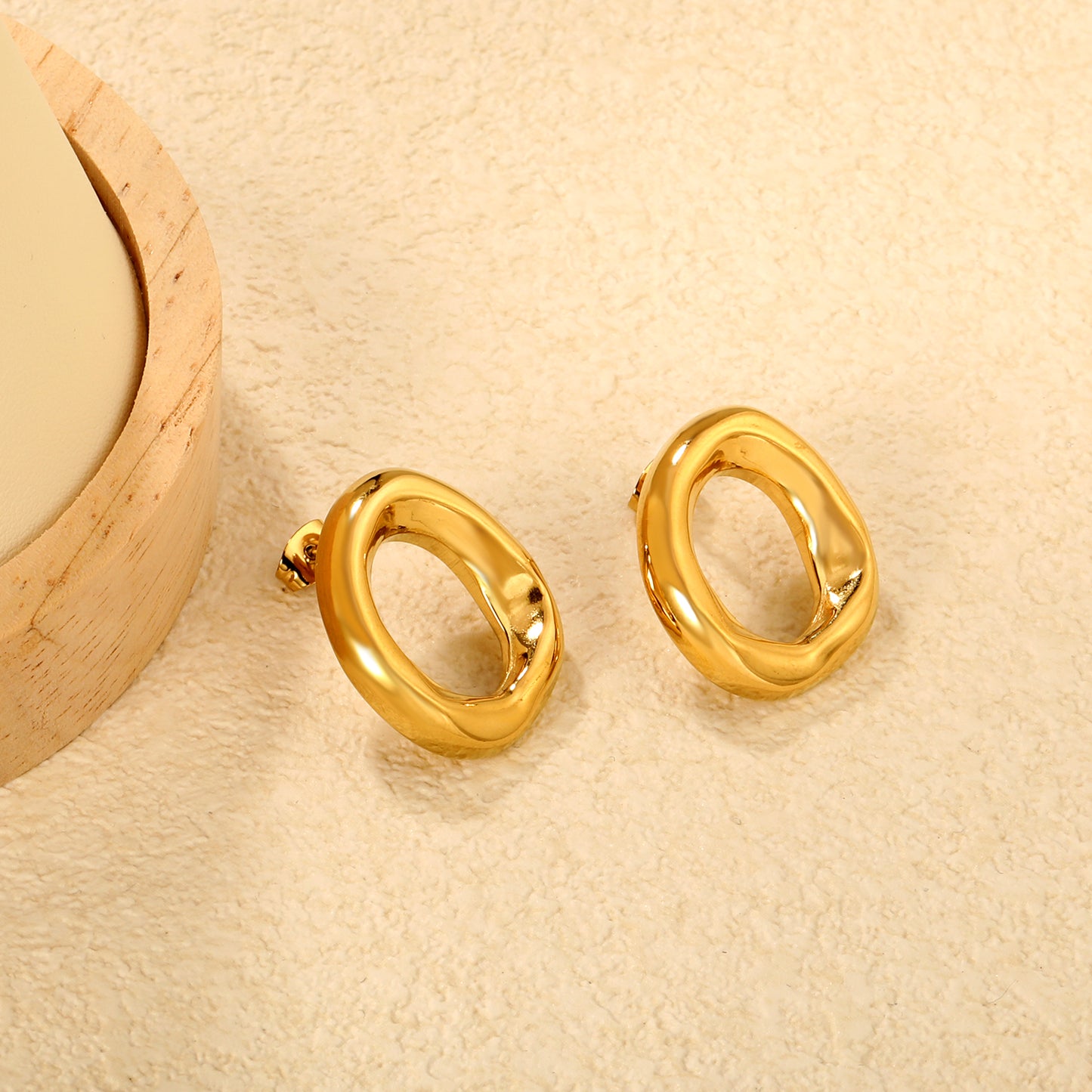 Round Shape Hopp earrings