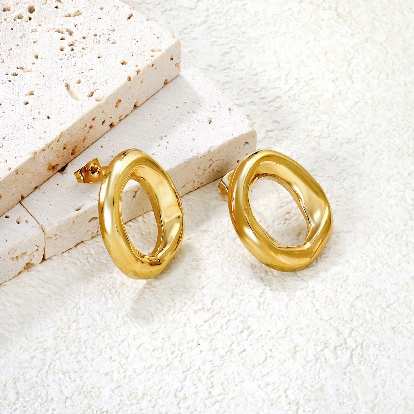 Round Shape Hopp earrings
