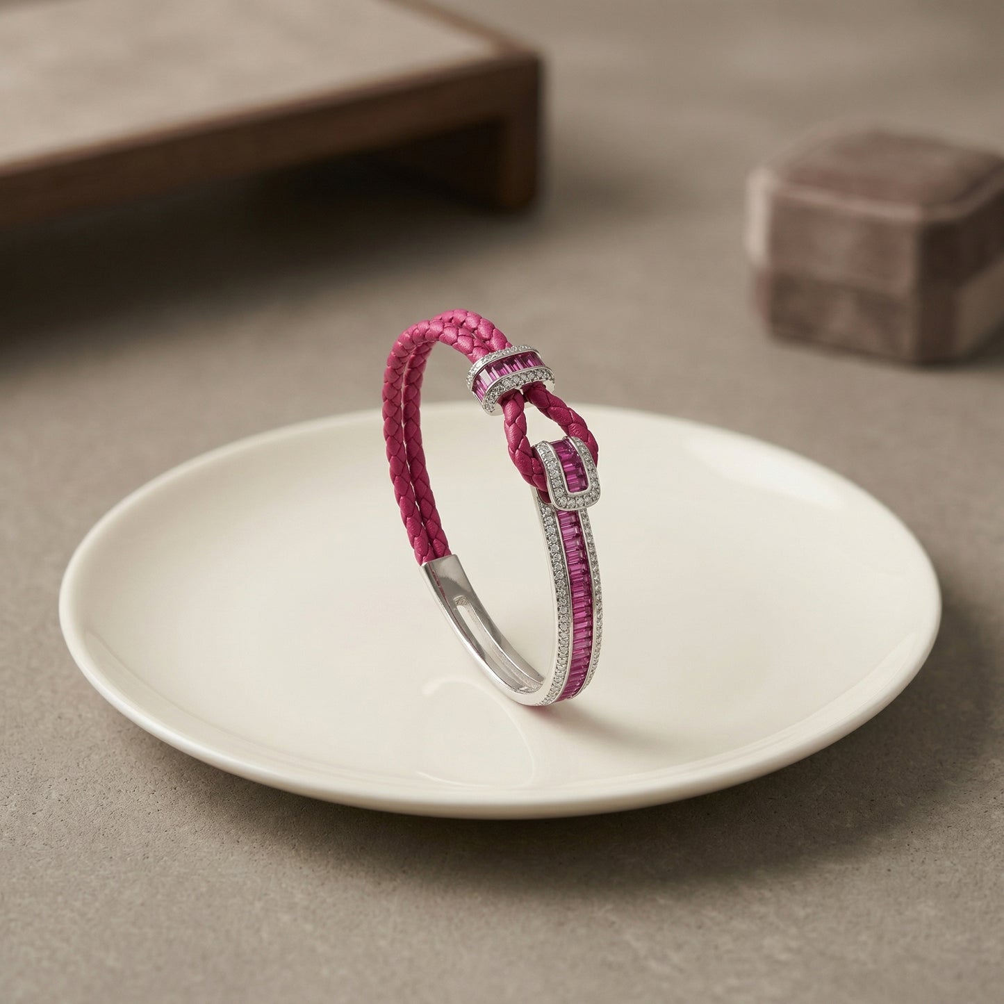 KNOT INTERLOCK BRACELET