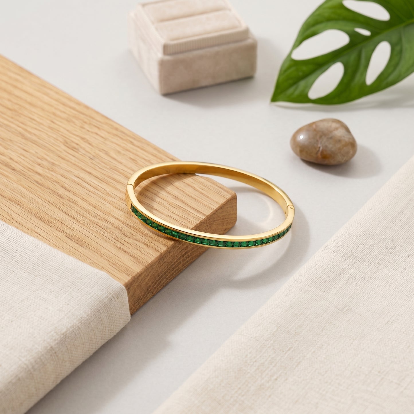 Emerald Sleek Line