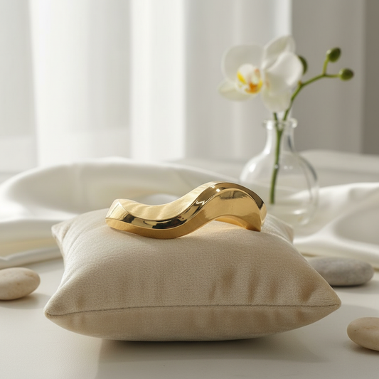 Curved Chic Gold Kada