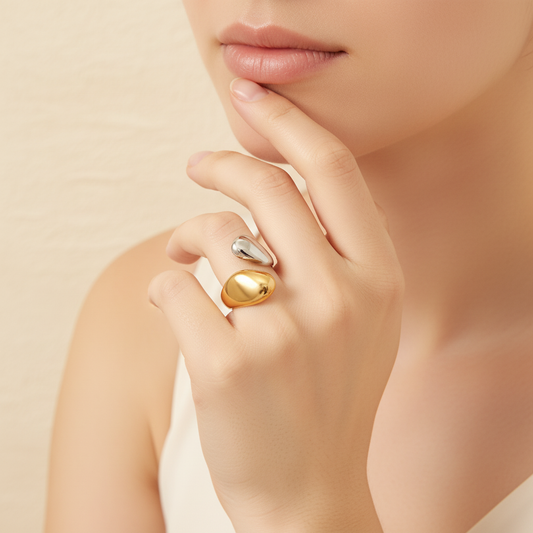 Dual Tone Curve Ring